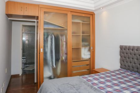 Casa à venda com 477m², 4 quartos e 4 vagas Casa à venda com 477m², 4 quartos e 4 vagasSuíte 3