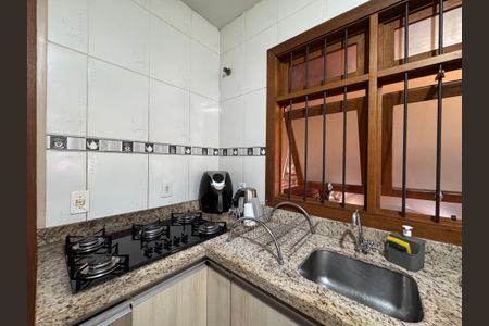 Casa à venda com 150m², 3 quartos e 2 vagas Casa à venda com 150m², 3 quartos e 2 vagasCozinha