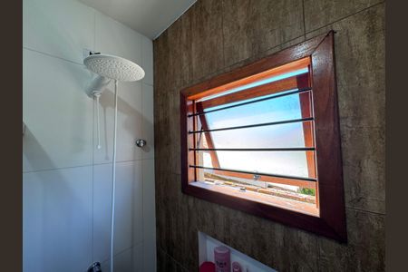 Casa à venda com 150m², 3 quartos e 2 vagas Casa à venda com 150m², 3 quartos e 2 vagasBanheiro 2