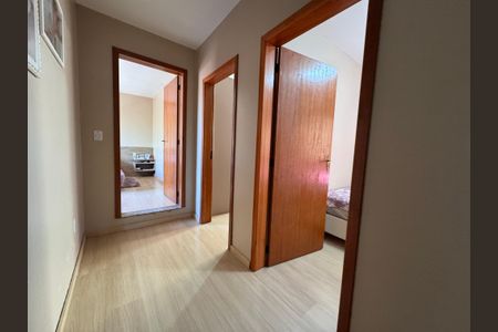 Casa à venda com 150m², 3 quartos e 2 vagas Casa à venda com 150m², 3 quartos e 2 vagasCorredor