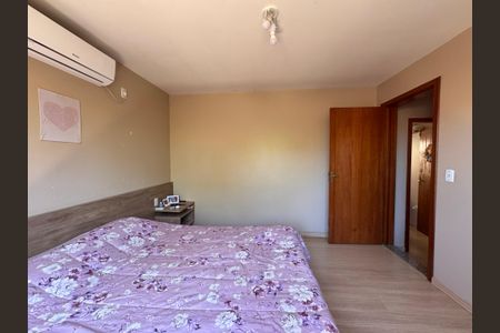 Casa à venda com 150m², 3 quartos e 2 vagas Casa à venda com 150m², 3 quartos e 2 vagasQuarto Suíte