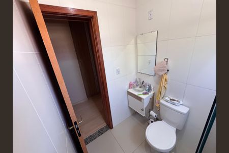 Casa à venda com 150m², 3 quartos e 2 vagas Casa à venda com 150m², 3 quartos e 2 vagasBanheiro 2