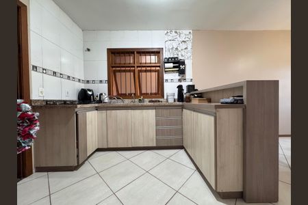 Casa à venda com 150m², 3 quartos e 2 vagas Casa à venda com 150m², 3 quartos e 2 vagasCozinha