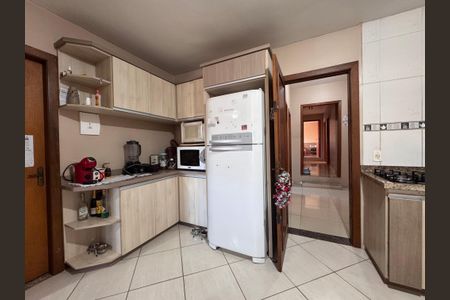 Casa à venda com 150m², 3 quartos e 2 vagas Casa à venda com 150m², 3 quartos e 2 vagasCozinha