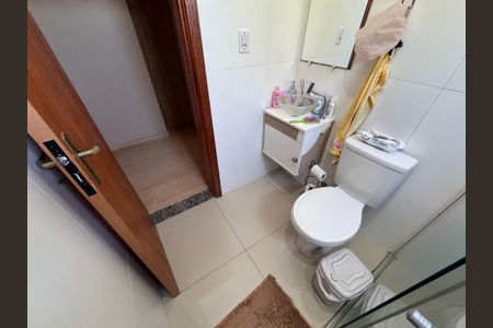 Casa à venda com 150m², 3 quartos e 2 vagas Casa à venda com 150m², 3 quartos e 2 vagasBanheiro 2
