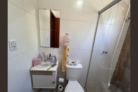 Casa à venda com 150m², 3 quartos e 2 vagas Casa à venda com 150m², 3 quartos e 2 vagasBanheiro 2