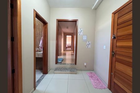 Casa à venda com 150m², 3 quartos e 2 vagas Casa à venda com 150m², 3 quartos e 2 vagasCorredor