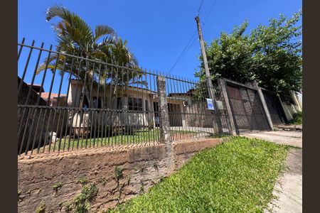 Casa à venda com 150m², 3 quartos e 2 vagas Casa à venda com 150m², 3 quartos e 2 vagasFACHADA