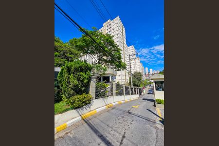 Apartamento para alugar com 57m², 2 quartos e 1 vaga Apartamento para alugar com 57m², 2 quartos e 1 vagaFachada