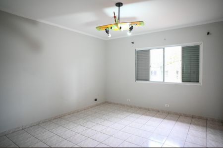 Casa para alugar com 332m², 4 quartos e 4 vagas Casa para alugar com 332m², 4 quartos e 4 vagasQuarto 2 - suite