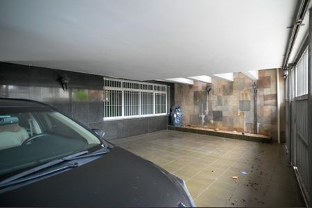 Casa para alugar com 332m², 4 quartos e 4 vagas Casa para alugar com 332m², 4 quartos e 4 vagasGaragem