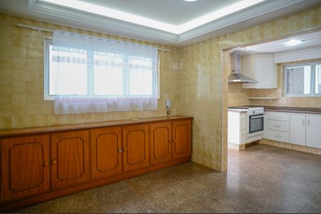 Casa para alugar com 332m², 4 quartos e 4 vagas Casa para alugar com 332m², 4 quartos e 4 vagasCopa