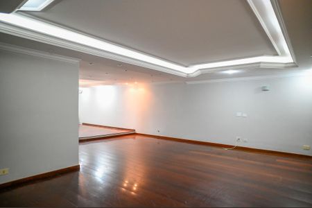 Casa para alugar com 332m², 4 quartos e 4 vagas Casa para alugar com 332m², 4 quartos e 4 vagasSala