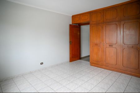 Casa para alugar com 332m², 4 quartos e 4 vagas Casa para alugar com 332m², 4 quartos e 4 vagasQuarto 4