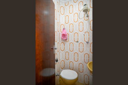 Casa para alugar com 332m², 4 quartos e 4 vagas Casa para alugar com 332m², 4 quartos e 4 vagasBanheiro de Serviços