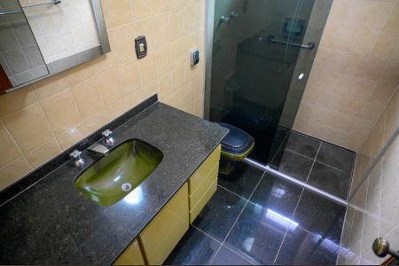 Casa para alugar com 332m², 4 quartos e 4 vagas Casa para alugar com 332m², 4 quartos e 4 vagasBanheiro Social