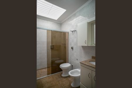 Casa para alugar com 332m², 4 quartos e 4 vagas Casa para alugar com 332m², 4 quartos e 4 vagasBanheiro Quarto 3 - suite