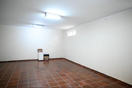 Casa para alugar com 332m², 4 quartos e 4 vagas Casa para alugar com 332m², 4 quartos e 4 vagasDepósito 2