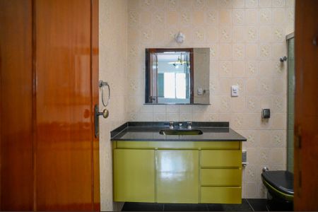 Casa para alugar com 332m², 4 quartos e 4 vagas Casa para alugar com 332m², 4 quartos e 4 vagasBanheiro Quarto 2 - suite