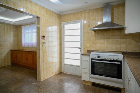 Casa para alugar com 332m², 4 quartos e 4 vagas Casa para alugar com 332m², 4 quartos e 4 vagasCozinha