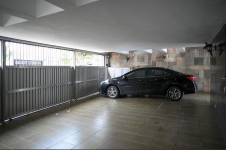Casa para alugar com 332m², 4 quartos e 4 vagas Casa para alugar com 332m², 4 quartos e 4 vagasGaragem