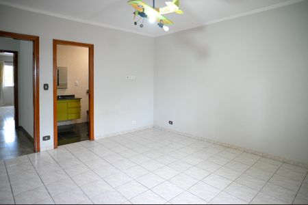 Casa para alugar com 332m², 4 quartos e 4 vagas Casa para alugar com 332m², 4 quartos e 4 vagasQuarto 2 - suite