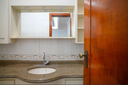 Casa para alugar com 332m², 4 quartos e 4 vagas Casa para alugar com 332m², 4 quartos e 4 vagasLavabo