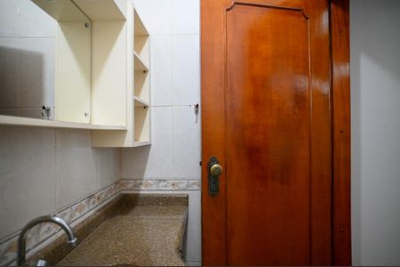 Casa para alugar com 332m², 4 quartos e 4 vagas Casa para alugar com 332m², 4 quartos e 4 vagasLavabo