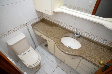 Casa para alugar com 332m², 4 quartos e 4 vagas Casa para alugar com 332m², 4 quartos e 4 vagasLavabo