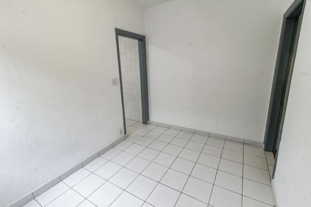 Sala de casa para alugar com 4 quartos, 110m² em Jardim Maria Rosa, Taboão da Serra
