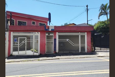 Casa para alugar com 475m², 6 quartos e 7 vagas Casa para alugar com 475m², 6 quartos e 7 vagasFachada