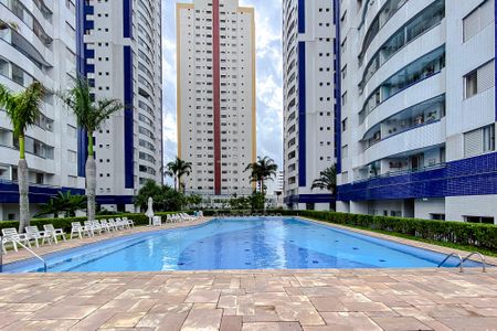 Apartamento à venda com 86m², 3 quartos e 2 vagas Apartamento à venda com 86m², 3 quartos e 2 vagasÁrea comum - Piscina