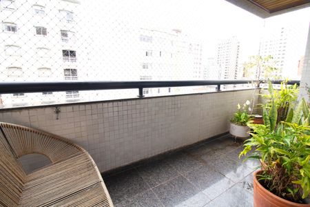 Apartamento à venda com 148m², 4 quartos e 3 vagas