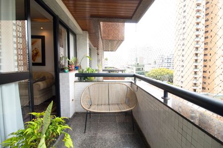 Apartamento à venda com 148m², 4 quartos e 3 vagas