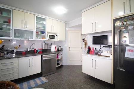 Apartamento à venda com 148m², 4 quartos e 3 vagas