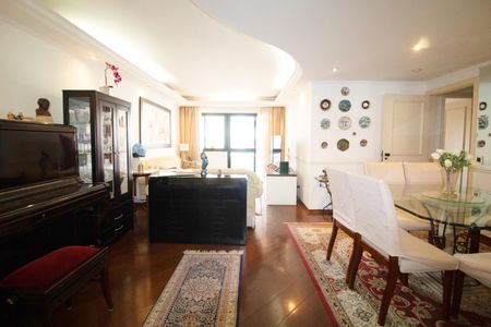 Apartamento à venda com 148m², 4 quartos e 3 vagas