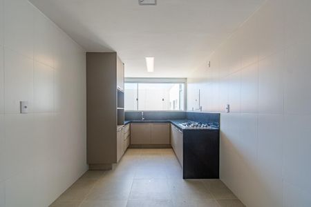 Apartamento para alugar com 157m², 3 quartos e 2 vagas Apartamento para alugar com 157m², 3 quartos e 2 vagasCozinha