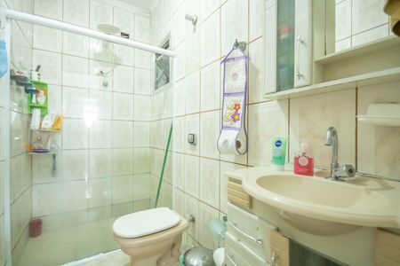 Casa à venda com 120m², 2 quartos e 2 vagas Casa à venda com 120m², 2 quartos e 2 vagasBanheiro