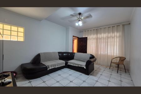 Casa à venda com 148m², 3 quartos e 2 vagas Casa à venda com 148m², 3 quartos e 2 vagasSala