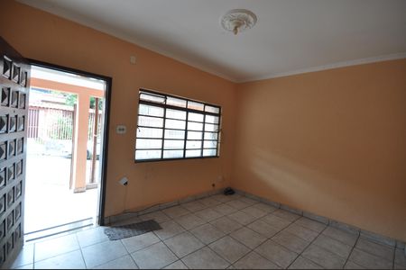 Casa à venda com 93m², 2 quartos e 1 vagaSala