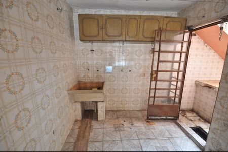 Casa à venda com 93m², 2 quartos e 1 vagaÁrea de Serviço