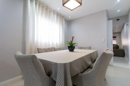 Casa à venda com 150m², 3 quartos e 2 vagas Casa à venda com 150m², 3 quartos e 2 vagasCozinha