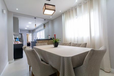 Casa à venda com 150m², 3 quartos e 2 vagas Casa à venda com 150m², 3 quartos e 2 vagasCozinha