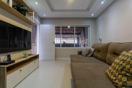 Casa à venda com 150m², 3 quartos e 2 vagas Casa à venda com 150m², 3 quartos e 2 vagasSala