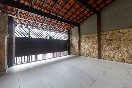 Casa à venda com 150m², 3 quartos e 2 vagas Casa à venda com 150m², 3 quartos e 2 vagasGaragem