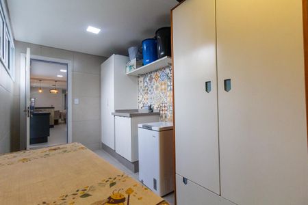 Casa à venda com 150m², 3 quartos e 2 vagas Casa à venda com 150m², 3 quartos e 2 vagasÁrea de Serviço