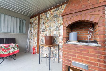 Casa à venda com 150m², 3 quartos e 2 vagas Casa à venda com 150m², 3 quartos e 2 vagasVaranda