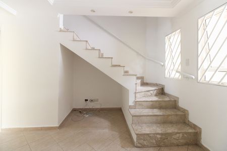 Casa à venda com 75m², 2 quartos e 2 vagasSala 