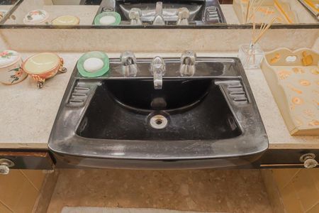 Casa à venda com 232m², 6 quartos e 1 vagaBanheiro