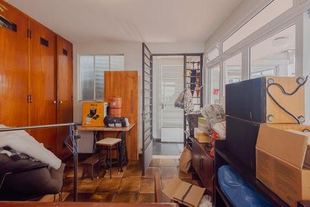 Casa à venda com 232m², 6 quartos e 1 vagaÁrea de Serviço